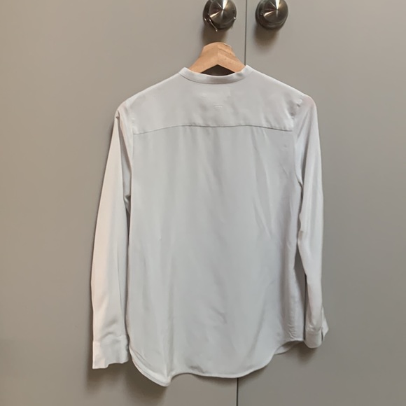 Everlane Silk Split Neck Shirt White/Gray Size 4 - Picture 6 of 8